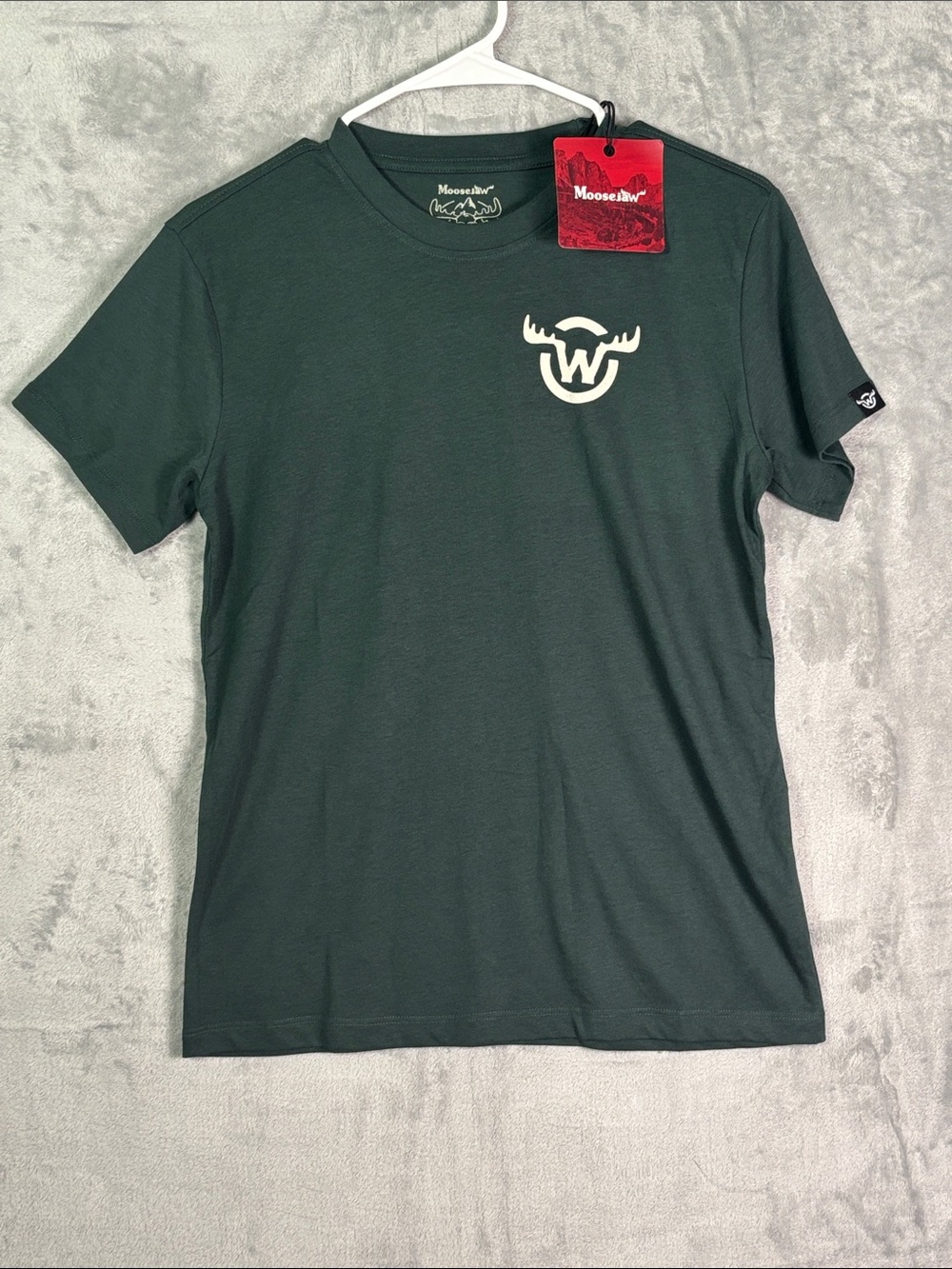 NWT New Moosejaw Green Spruce Fearsome Critter Womens Tee Size Small